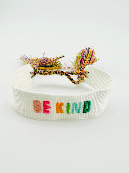 Be kind white and multicolored letters bracelet