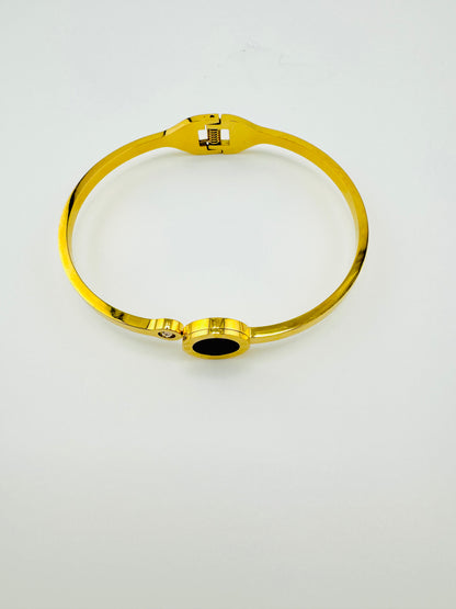 Felicia bangle in stainless steel with black detail