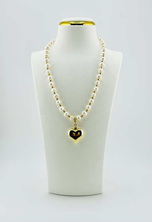 Marissa Necklace fresh water pearl necklace with a gold heart