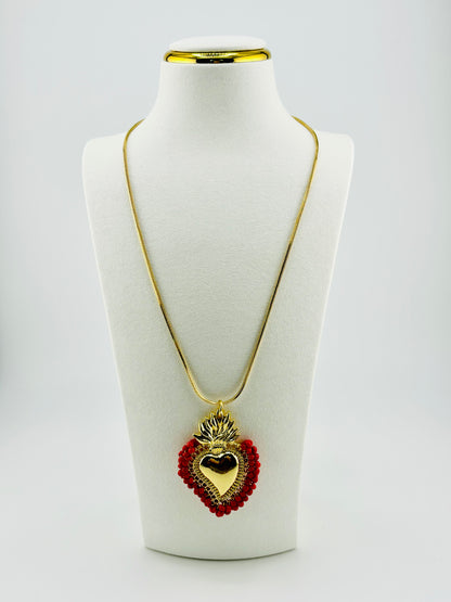 Abbie necklace with beaded red glass beads in 18k gold filled