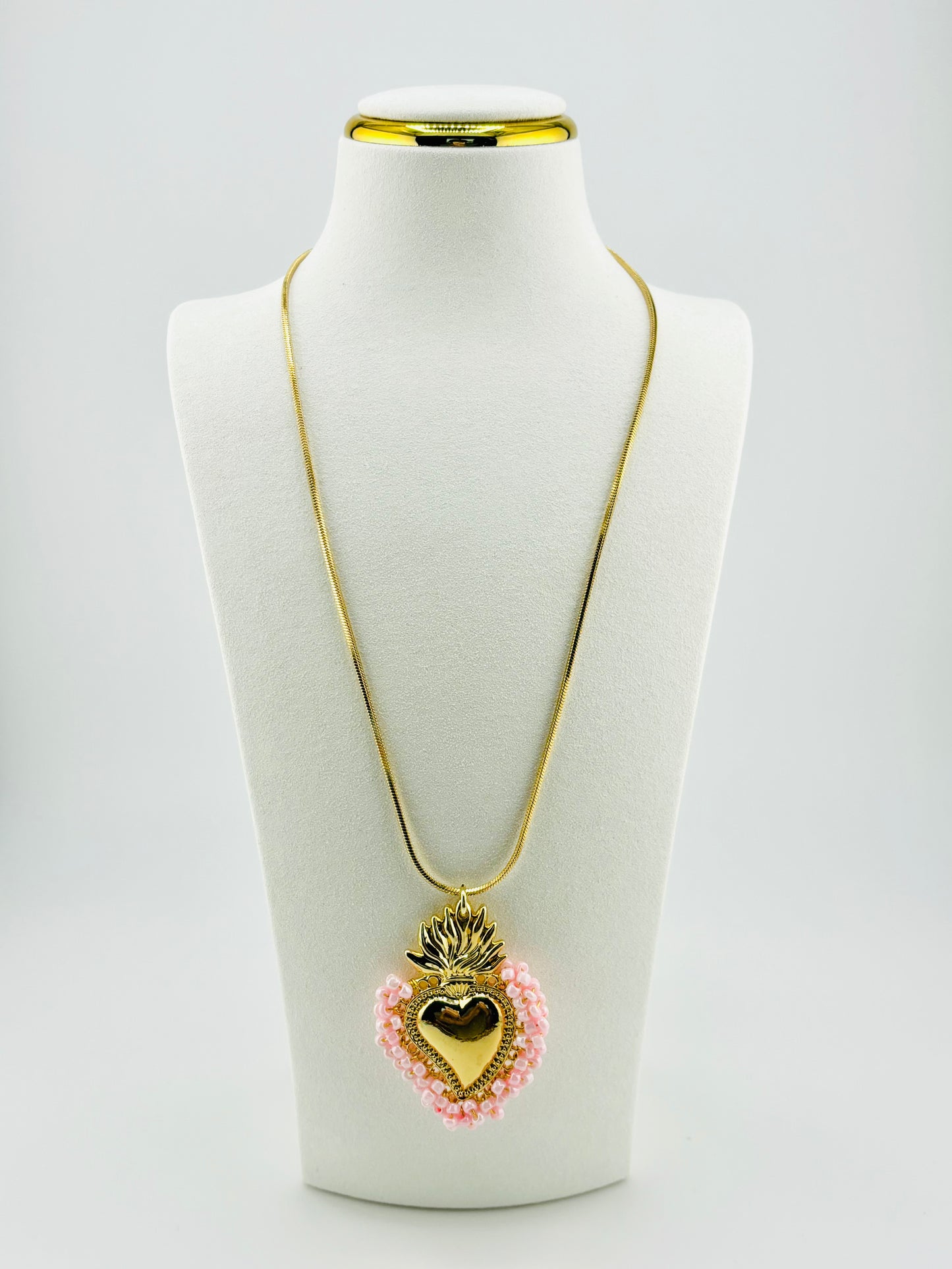 Abbie necklace with beaded pink glass beads in 18k gold filled