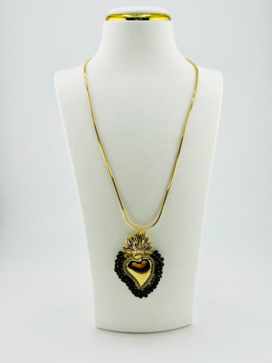 Abbie necklace with beaded in black glass beads in 18k gold filled