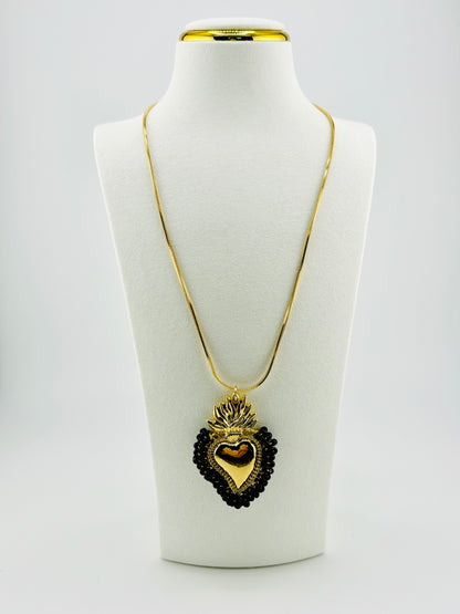 Abbie necklace with beaded in black glass beads in 18k gold filled