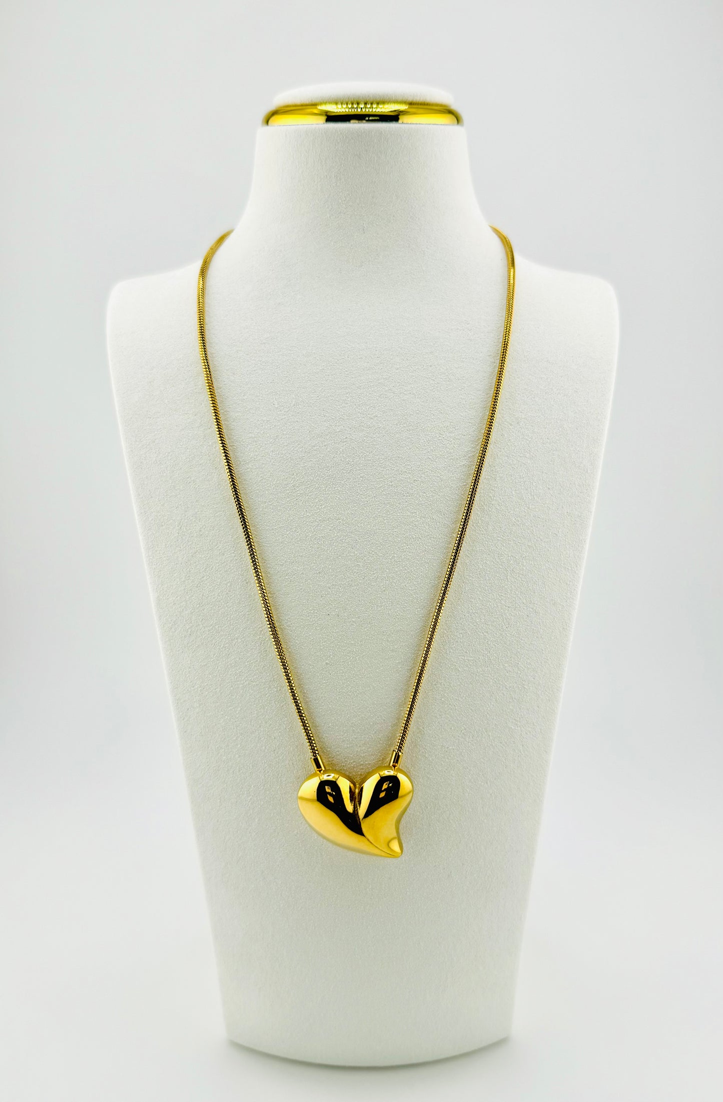 Eleanor stainless steel heart shape necklace