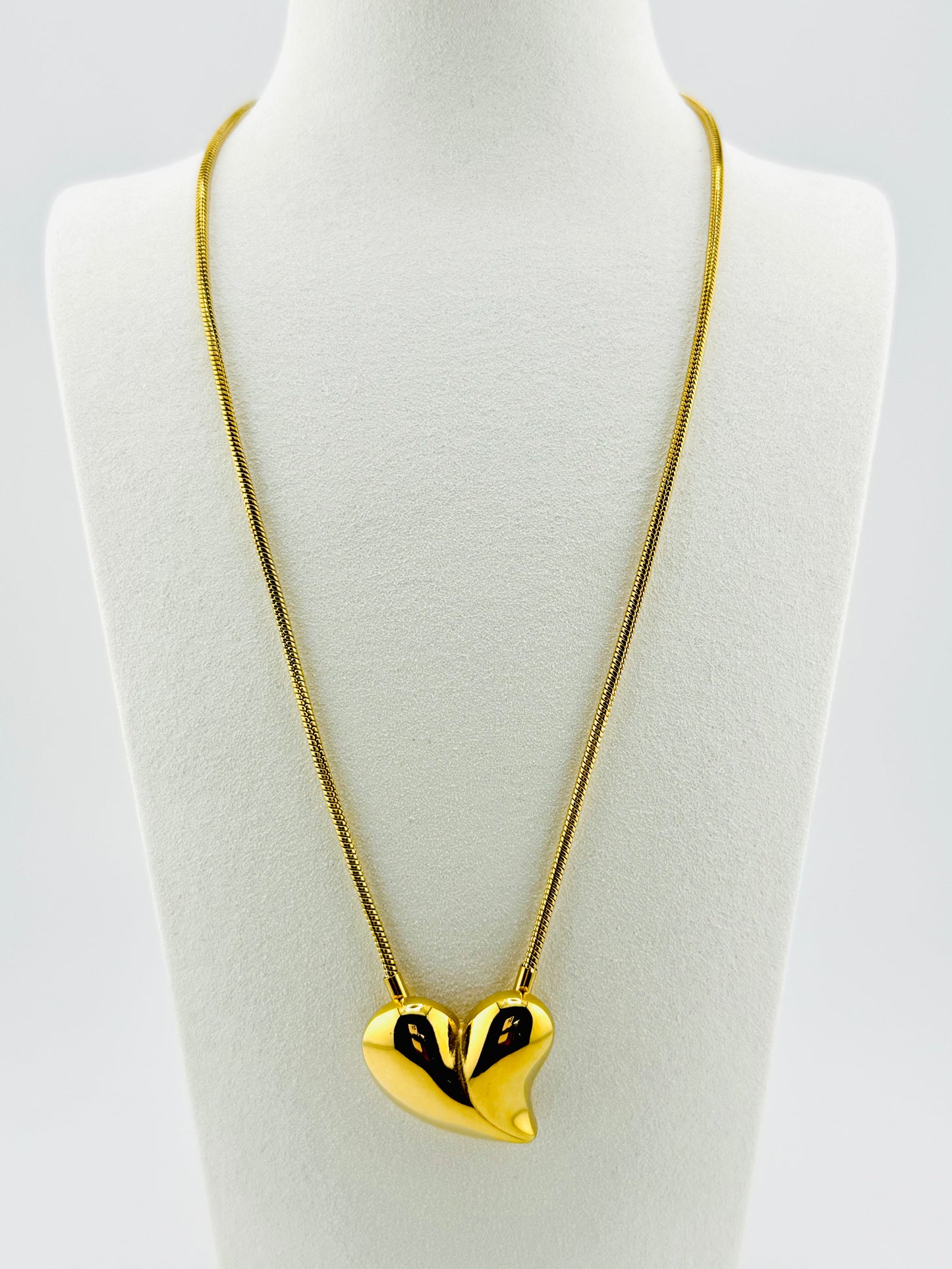 Eleanor stainless steel heart shape necklace