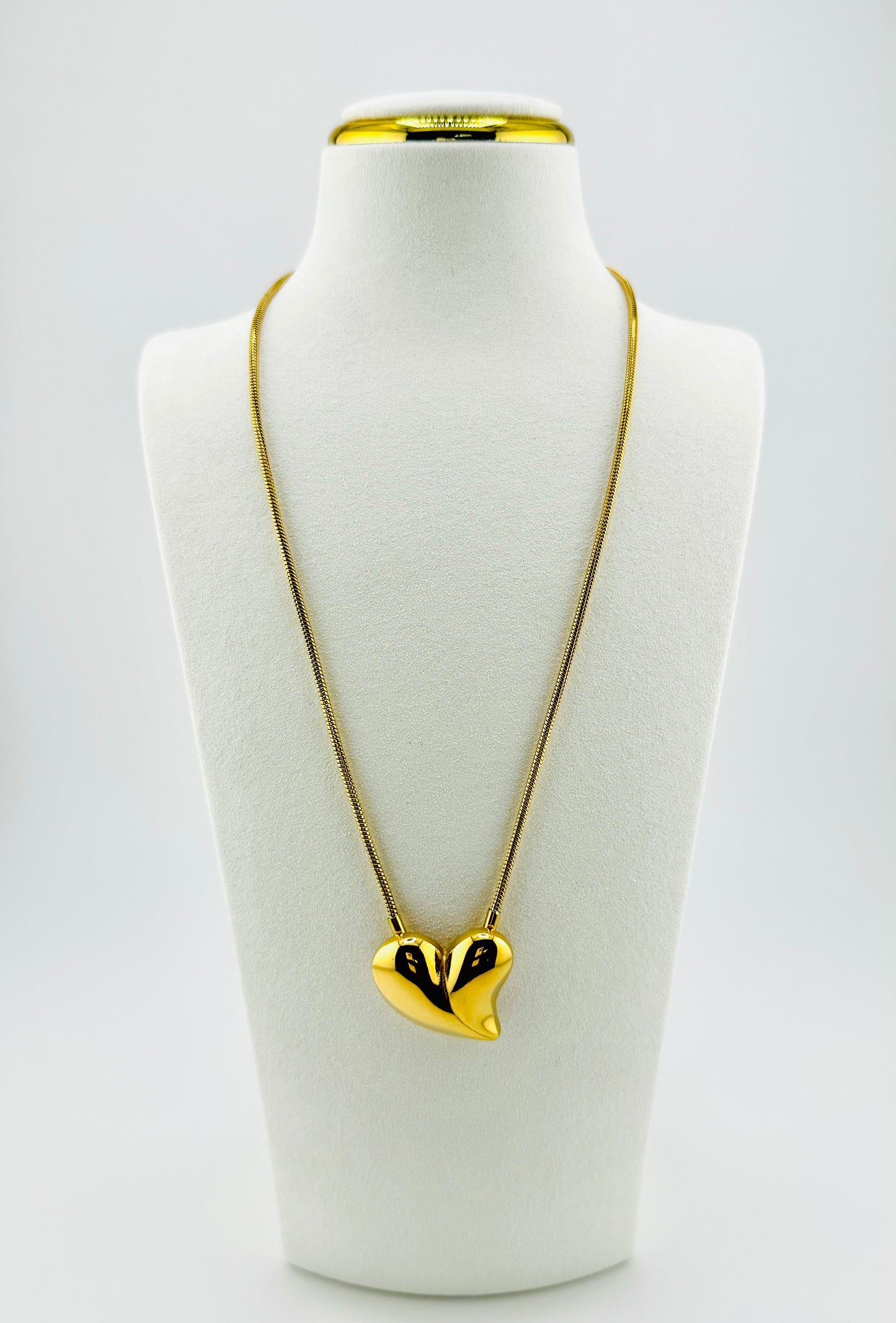 Eleanor stainless steel heart shape necklace